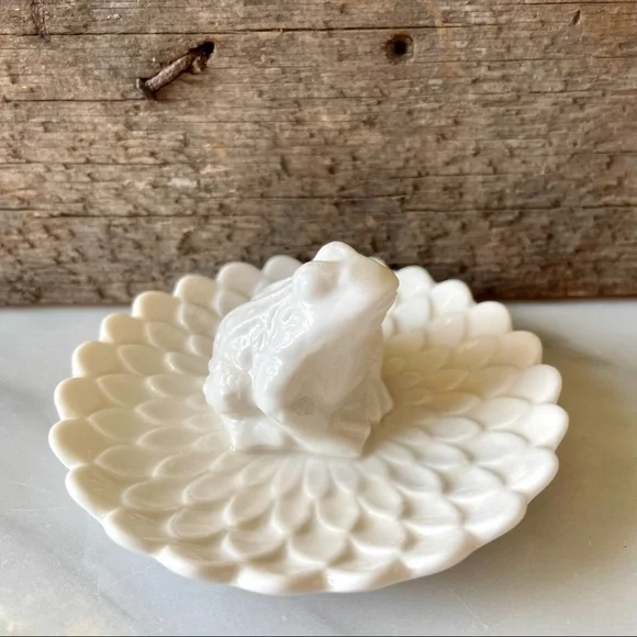 Ceramic Frog on a Lilly Pad•NWOT•Jewelry/Trinket Dish•Ivory•3.5” x 3.5” x 2”🌼 - Picture 8 of 12